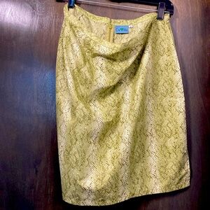 Beautiful slightly A-line skirt. Perfect for summer. European size 42.